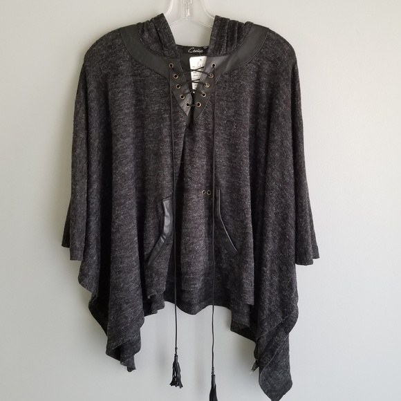 Cecico Jackets & Blazers - 💥NEW💥Cecico Light Weight Poncho Hoodie One Size